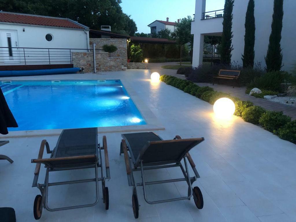 Villa Anja 2Nd Floor เปโรย ภายนอก รูปภาพ